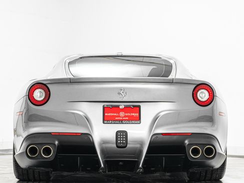 Used 2016 Ferrari F12 Berlinetta RWD image 8