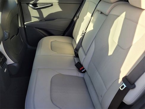 New 2025 Hyundai Elantra SEL image 10