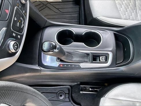 Used 2020 Chevrolet Equinox LS w/ LS Convenience Package FWD image 18