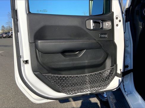 Certified 2021 Jeep Wrangler Unlimited Sahara w/ Dual Top Group image 20