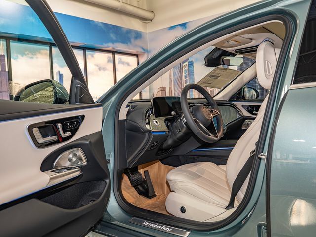 Used 2026 Mercedes-Benz E 450 4MATIC Sedan image 13