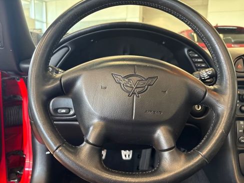 Used 2001 Chevrolet Corvette Coupe RWD image 16