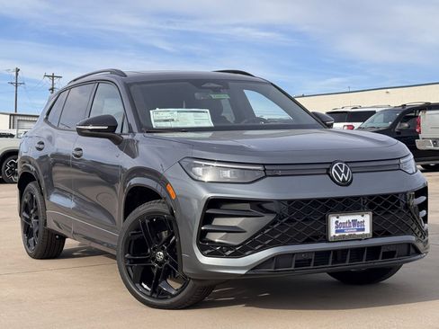 New 2026 Volkswagen Tiguan SE R-Line FWD image 2