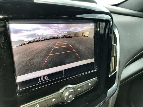 Used 2023 Chevrolet Traverse LT FWD image 17