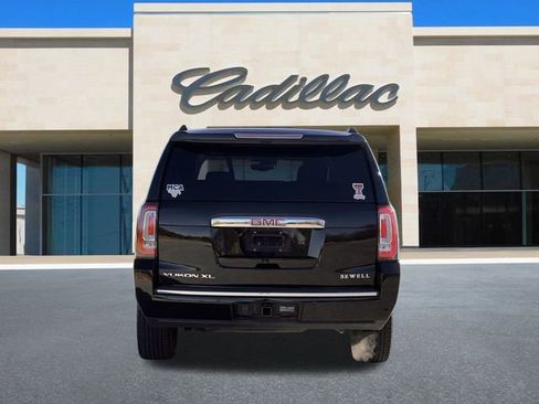 Used 2018 GMC Yukon XL Denali w/ Denali Ultimate Package image 4
