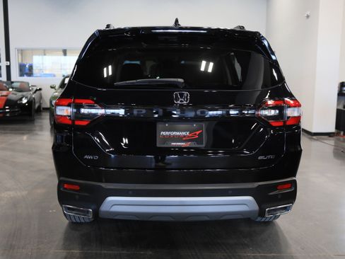 Used 2025 Honda Pilot Elite image 5