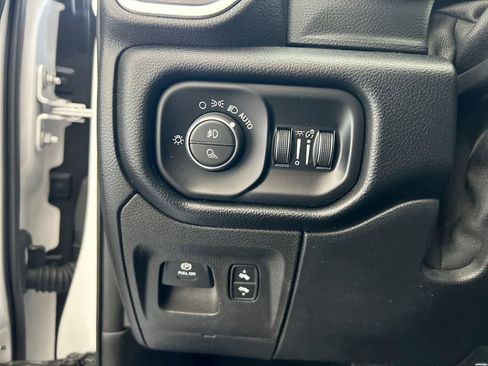 Used 2019 RAM 1500 Big Horn image 13