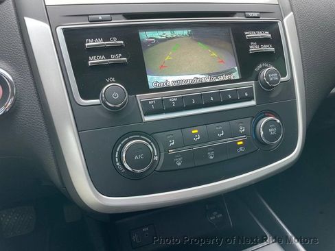 Used 2017 Nissan Altima 2.5 SR w/ Midnight Edition Package FWD image 18