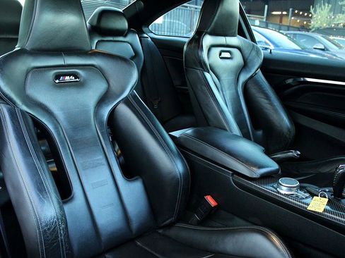 Used 2018 BMW M4 Coupe w/ Competition Package image 19