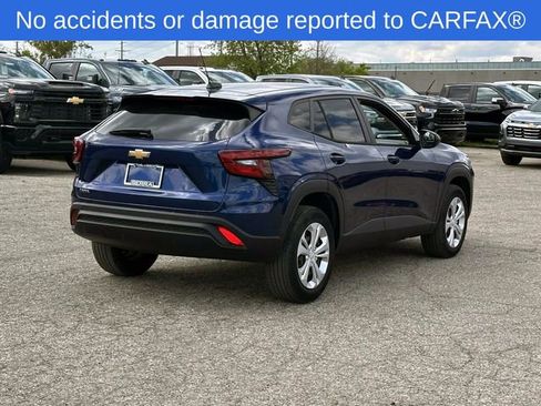 Used 2024 Chevrolet Trax LS w/ Driver Confidence Package FWD image 6