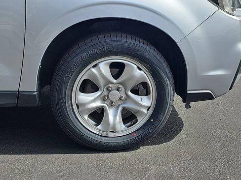 Used 2017 Subaru Forester 2.5i AWD/4WD image 10