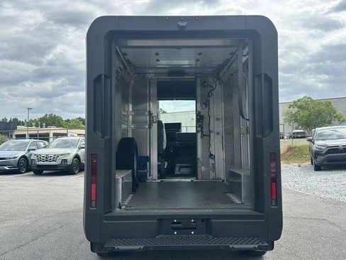 Used 2024 Chevrolet Brightdrop 400 w/ Commercial Equipment Package AWD/4WD image 10