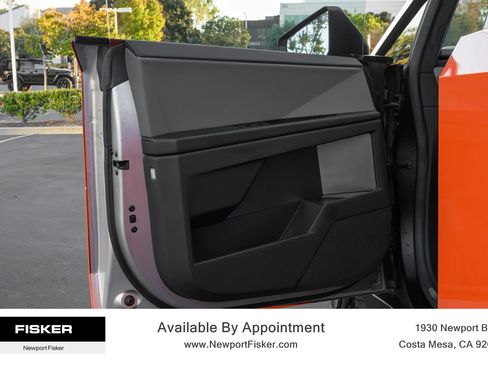Used 2024 Tesla Cybertruck AWD Crew Cab image 11