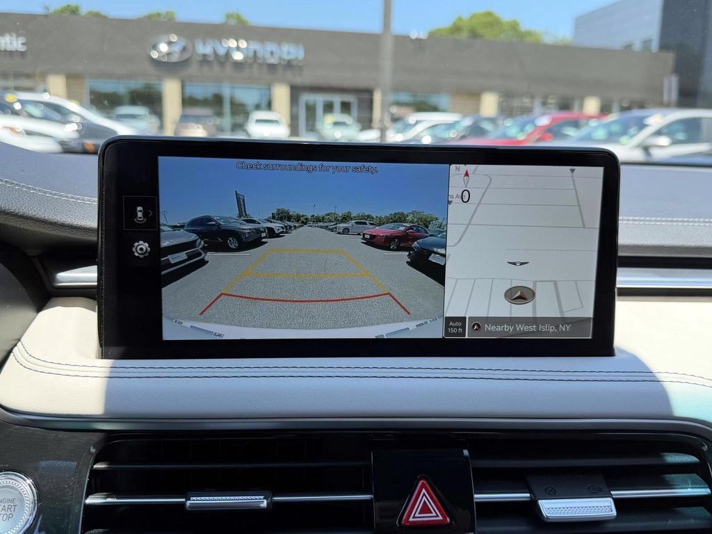 Certified 2025 Genesis G70 2.5T AWD/4WD image 33