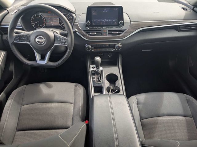 Used 2025 Nissan Altima 2.5 SV FWD image 13