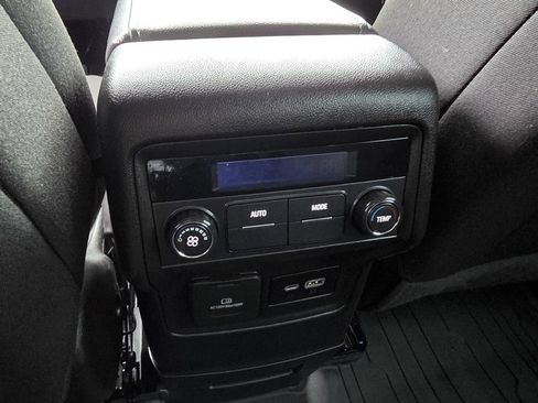 Used 2022 GMC Acadia SLE w/ Driver Convenience Package image 27