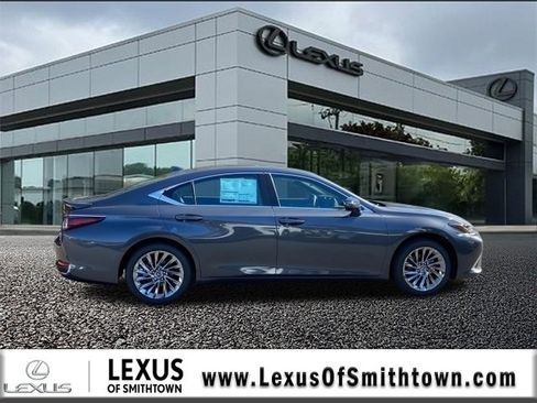 New 2025 Lexus ES 300h w/ Luxury Package image 3