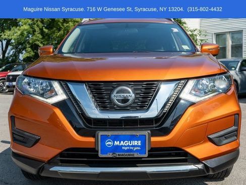 Used 2018 Nissan Rogue SV AWD/4WD image 3