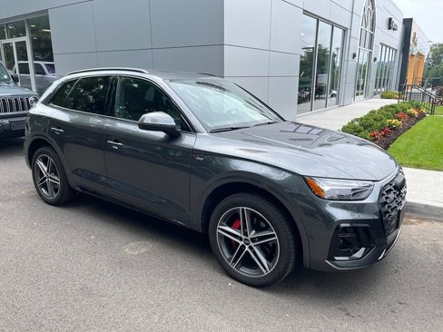 Used 2024 Audi Q5 e Prestige w/ Prestige Package AWD/4WD image 1