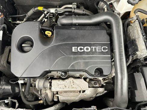 Used 2020 Chevrolet Equinox LT FWD image 35