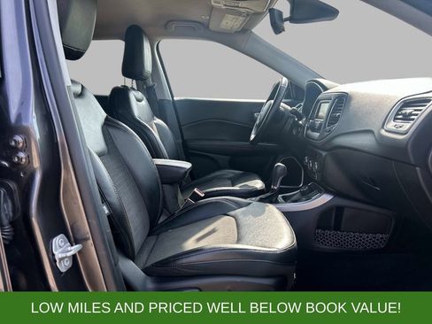 Used 2018 Jeep Compass Latitude w/ Cold Weather Group AWD/4WD image 18