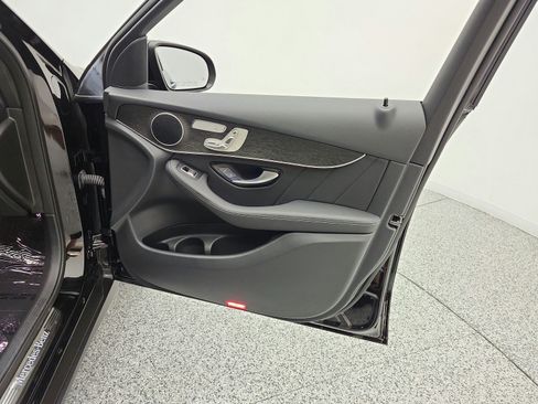 Used 2022 Mercedes-Benz GLC 300 image 21