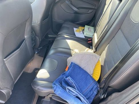 Used 2016 Ford Escape SE w/ SE Chrome Package image 9