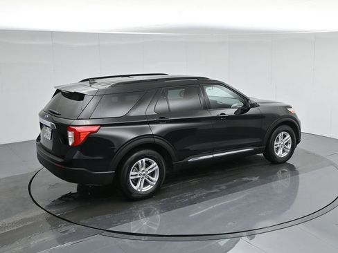 Used 2022 Ford Explorer XLT image 43