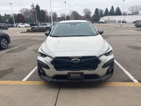 Used 2024 Subaru Crosstrek 2.0i Premium image 2