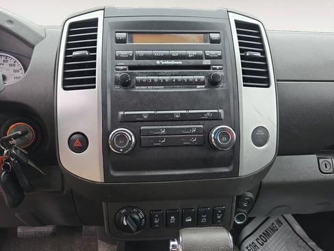 Used 2012 Nissan Frontier PRO-4X w/ Pro-4x Luxury Pkg AWD/4WD image 5