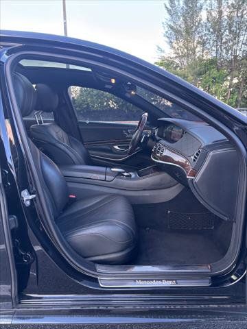 Used 2018 Mercedes-Benz S 560 Sedan w/ AMG Line Exterior image 30