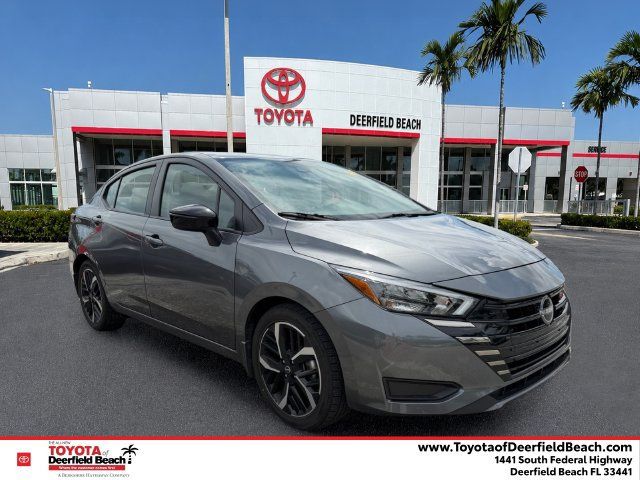 Used 2025 Nissan Versa SR w/ Trunk Package FWD image 1