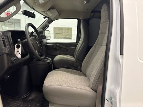 New 2026 Chevrolet Express 3500 Extended w/ Chrome Appearance Package RWD image 15