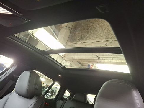 Used 2025 BMW X4 xDrive30i image 11