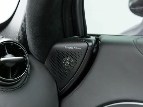 Used 2026 McLaren 750S Spider RWD image 37