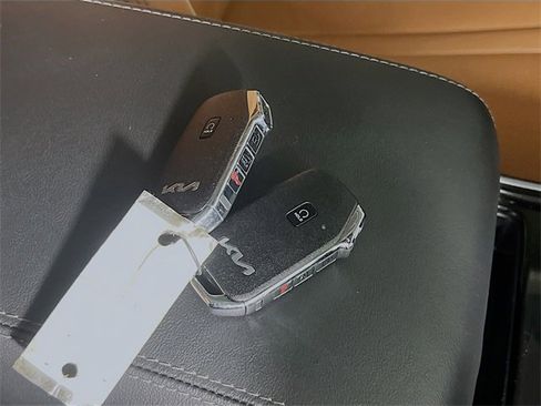 Used 2022 Kia Sorento SX Prestige w/ Rust Color Package image 32