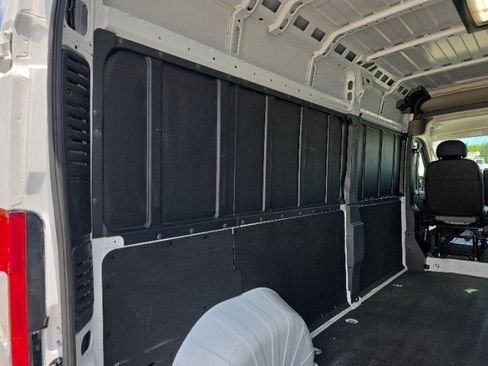Used 2025 RAM ProMaster 2500 w/ Convenience Group FWD image 13