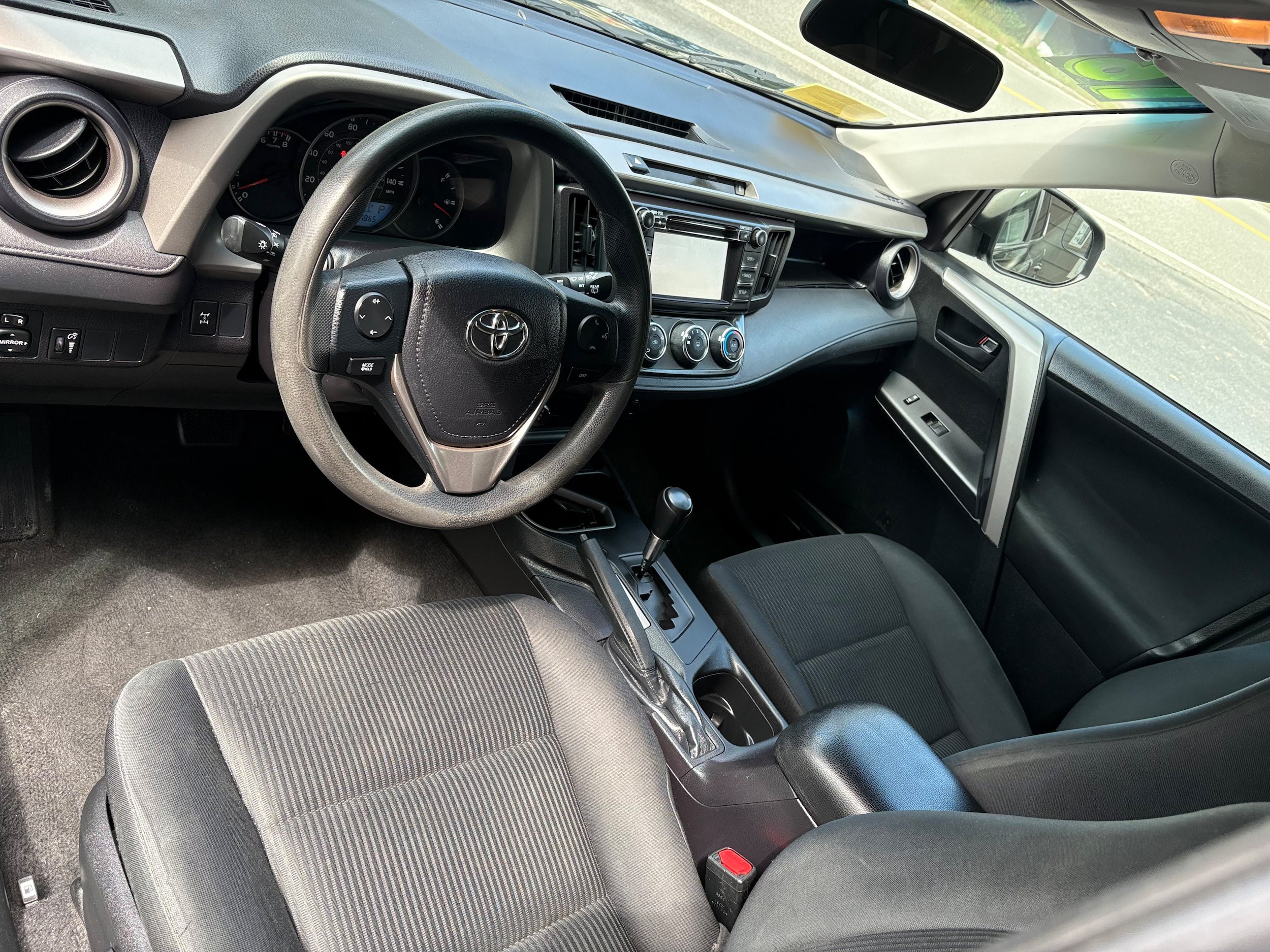 Used 2016 Toyota RAV4 LE AWD/4WD image 10