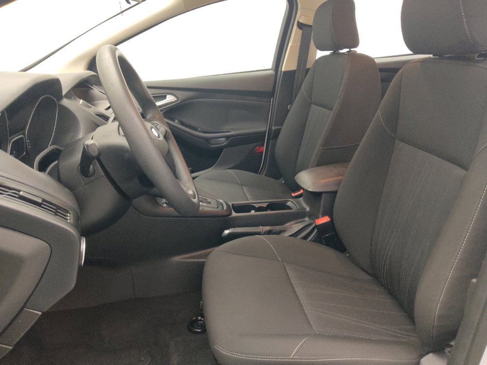 Used 2017 Ford Focus SE FWD image 17