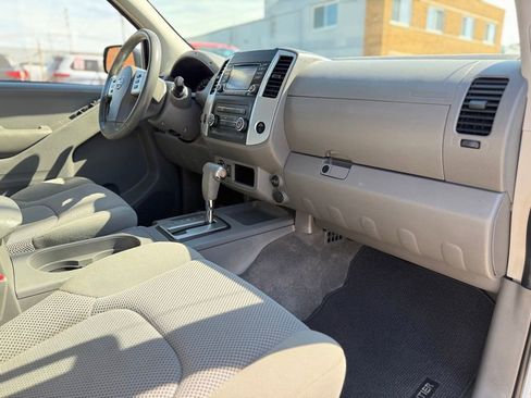 Used 2018 Nissan Frontier SV AWD/4WD image 24