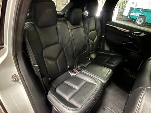Used 2016 Porsche Cayenne GTS AWD/4WD image 31