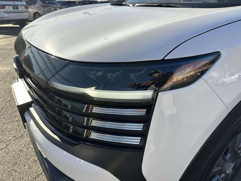 Used 2025 Nissan Kicks S image 8