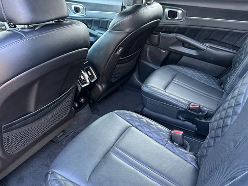 Used 2021 Kia Sorento SX image 12