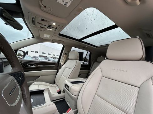 Used 2021 GMC Yukon Denali w/ Denali Ultimate Package image 14