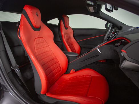 Certified 2022 Ferrari Roma image 40