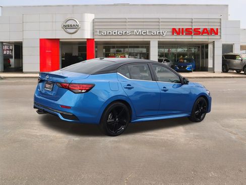 Used 2025 Nissan Sentra SR image 3