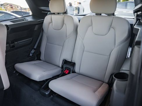 New 2026 Volvo XC90 T8 Plus image 33