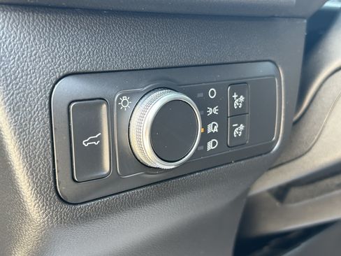 Used 2021 Ford Escape SE w/ Convenience Package FWD image 15