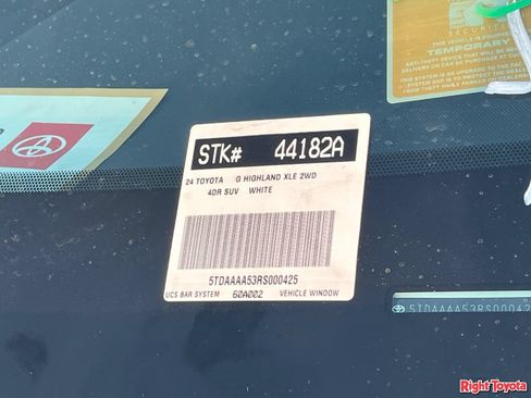 Certified 2024 Toyota Grand Highlander FWD image 11