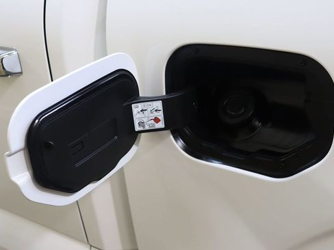 Used 2023 Ford F150 Lariat w/ Equipment Group 502A High image 19